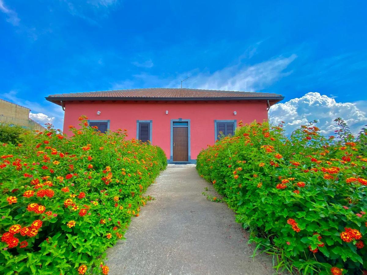 Cs Villa Fronte Etna Centuripe Esterno foto